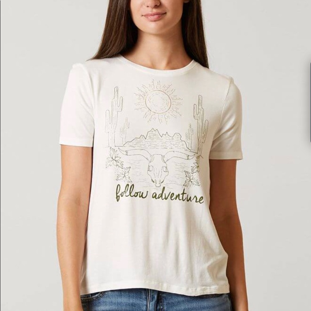 *BUCKLE* Modish Rebel Graphic T-Shirt
